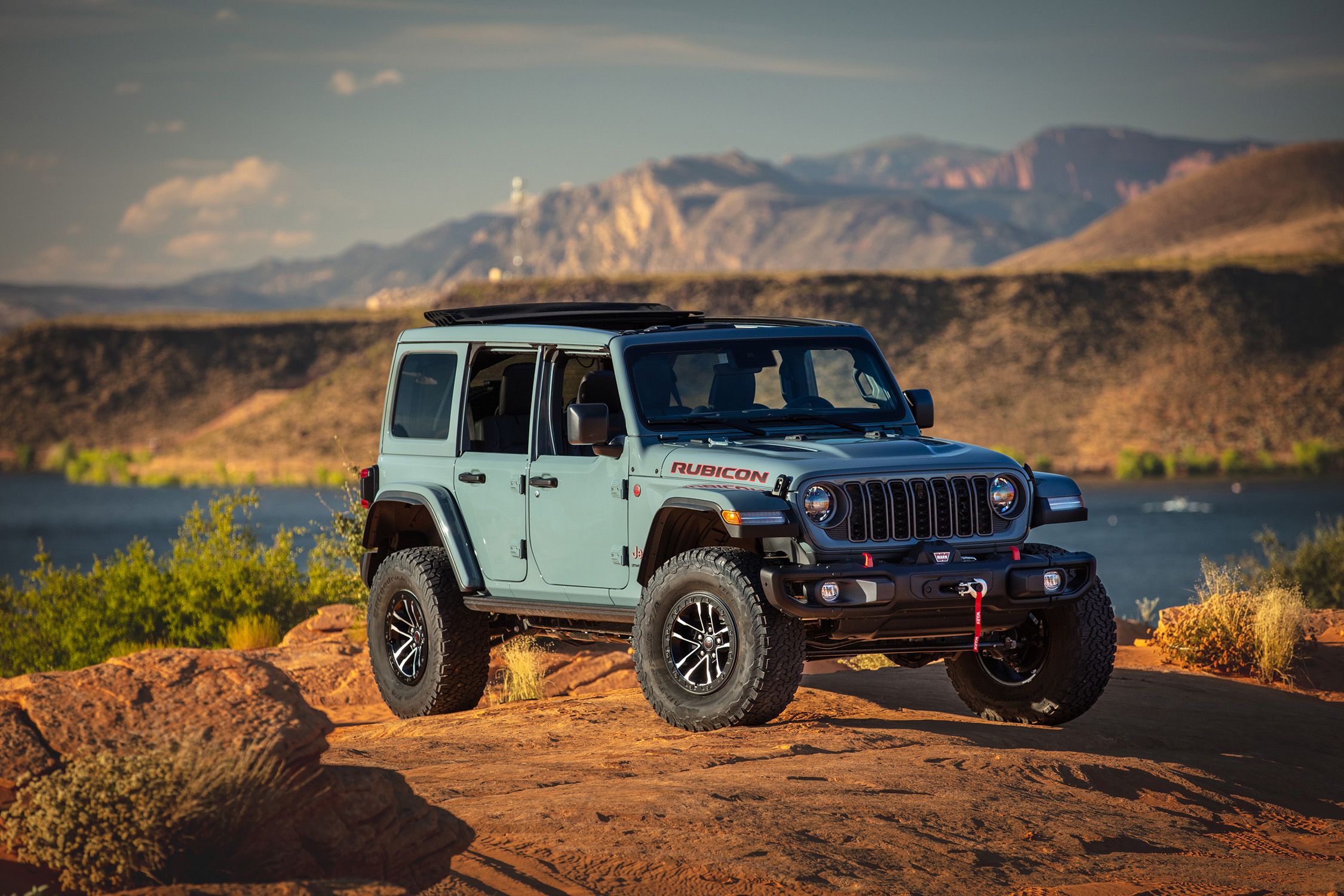 Jeep Wrangler climbing rocks with Rock-Trac 4x4 system