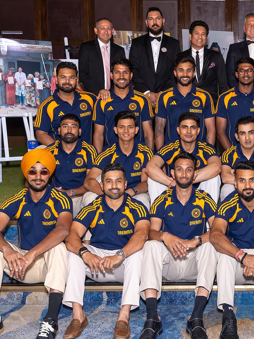 टीम इंडिया के खिलाड़ी यूवीकैन फाउंडेशन चैरिटी इवेंट में - Group Photo London