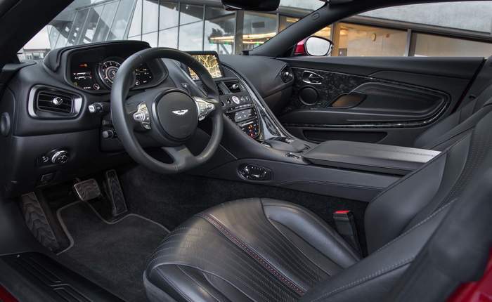 Aston Martin DB11