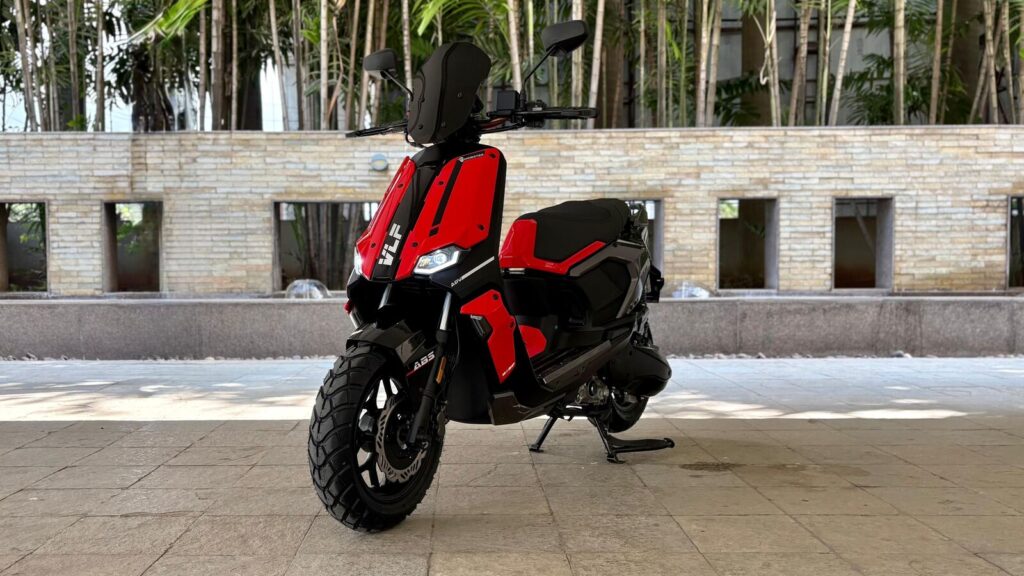 VLF Mobster 135 लॉन्च: 125cc स्कूटर का नया बवंडर – स्पोर्टी लुक, भारी फीचर्स और दमदार पावर