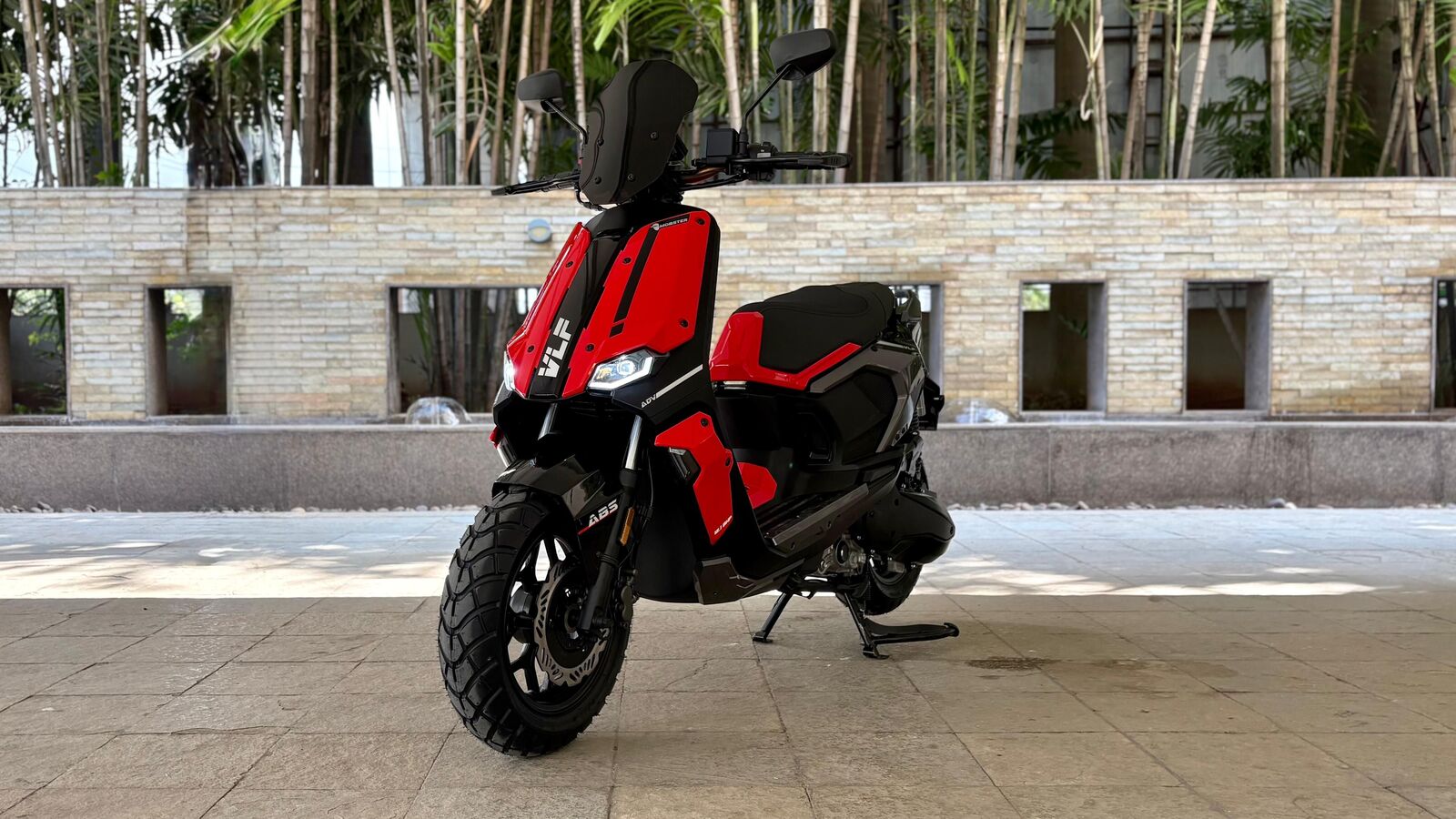 VLF Mobster 135 लॉन्च: 125cc स्कूटर का नया बवंडर – स्पोर्टी लुक, भारी फीचर्स और दमदार पावर