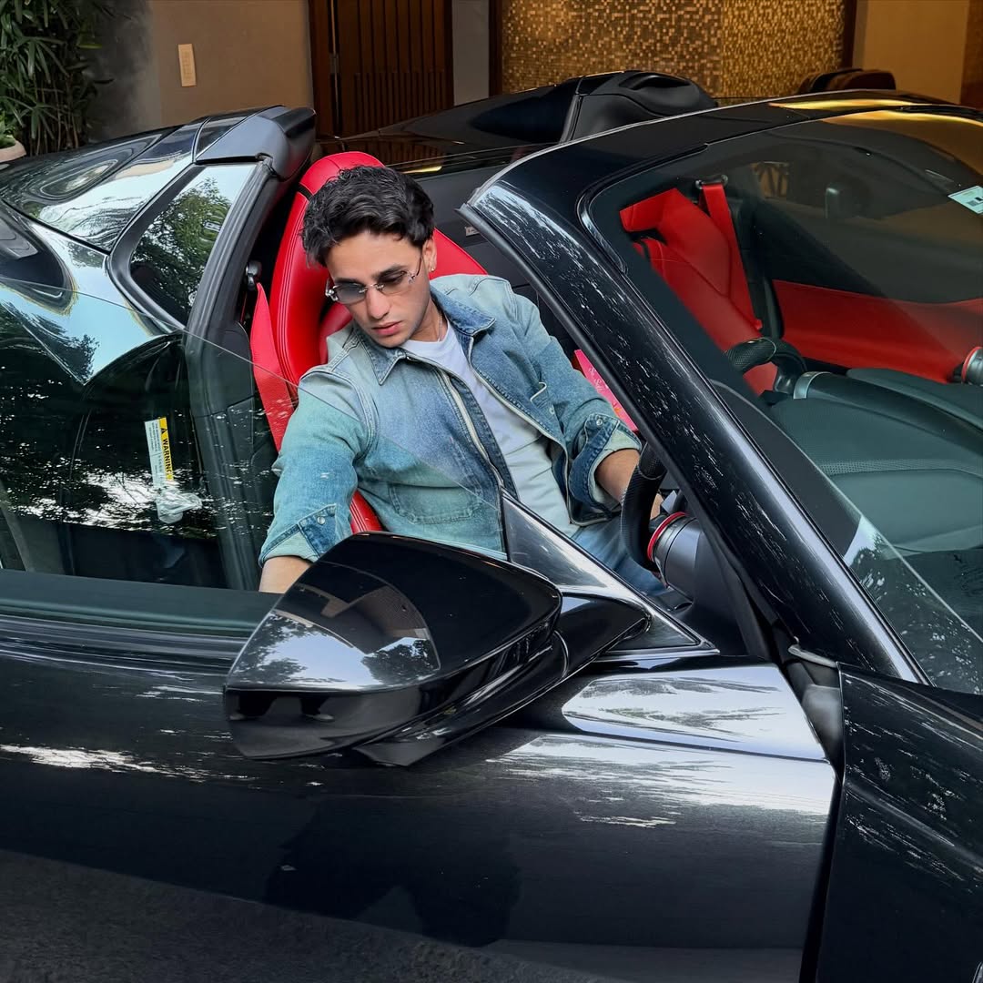 क्रिकेटर अभिषेक शर्मा ने खरीदी ₹11 करोड़ की Ferrari Purosangue V12 SUV,  जानें खासियत