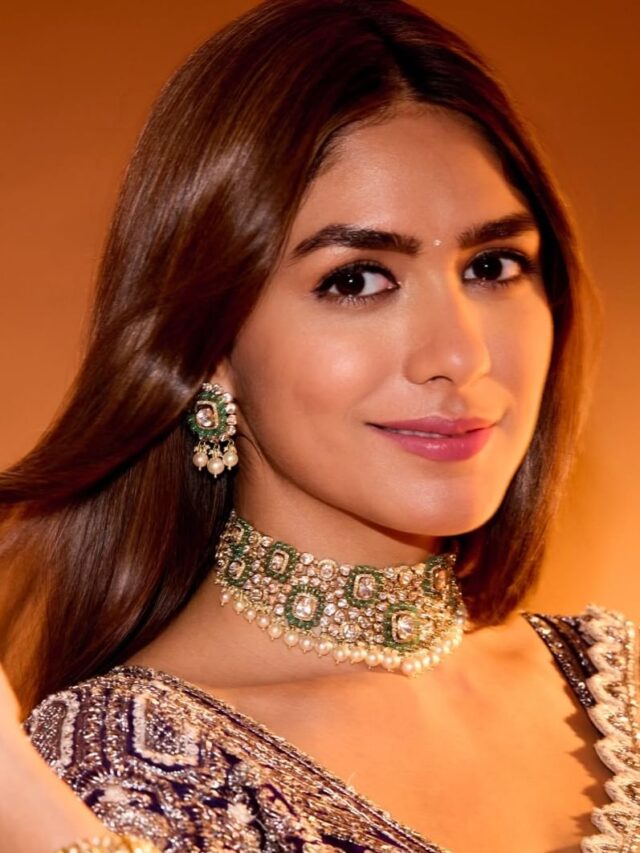 साड़ी में मृणाल ठाकुर का रॉयल अंदाज़ – हर नजर उन पर ही ठहर गई!